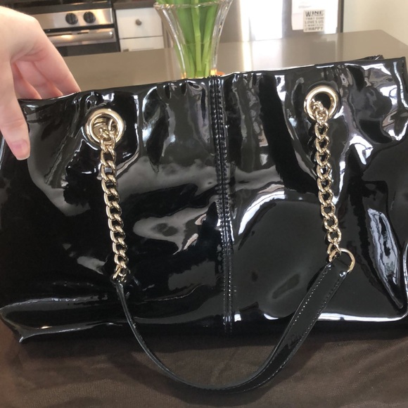 Kate Spade black patent leather handbag. - Picture 11 of 14